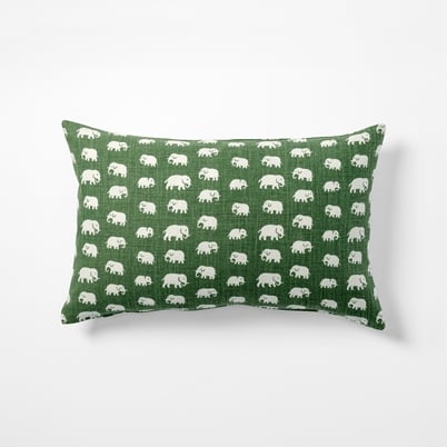 Cushion Elefant - Width 35 cm, Length 55 cm, Linen, Green | Svenskt Tenn