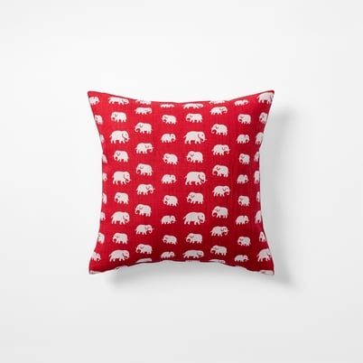 Cushion Elefant - Width 40 cm, Length 40 cm, Linen, Red | Svenskt Tenn