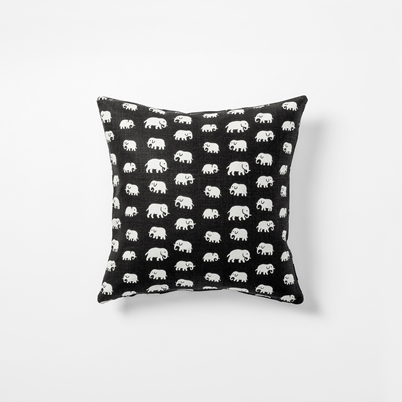 Cushion Elefant - Width 40 cm, Length 40 cm, Linen, Black | Svenskt Tenn