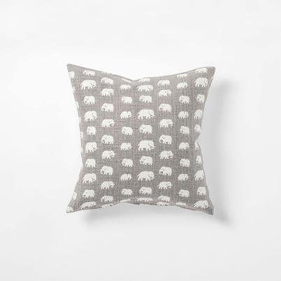 Cushion Elefant - Width 40 cm, Length 40 cm, Linen, Warmgrey | Svenskt Tenn