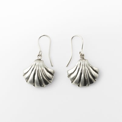 Earrings Shell | Svenskt Tenn