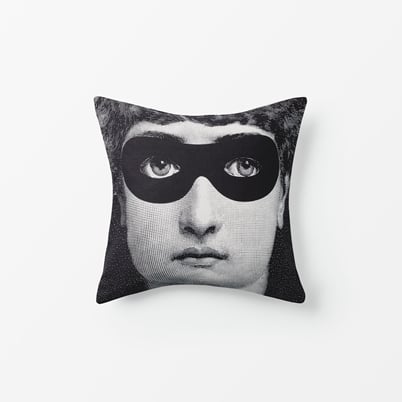 Cushion Fornasetti - Width 40 cm, Length 40 cm, Cotton Linen Polyester, Burlesque | Svenskt Tenn