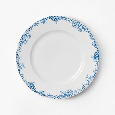 Plate Myrten Blue - Svenskt Tenn Online - Ø26,5 cm, Porcelain, Myrten, Blue, Signe Persson Melin