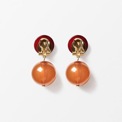 Earrings Milano Sphere - Height 4 cm, Red Amber | Svenskt Tenn