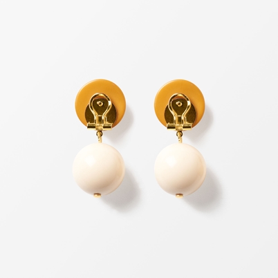 Earrings Milano Sphere - Height 5 cm, Ochre | Svenskt Tenn