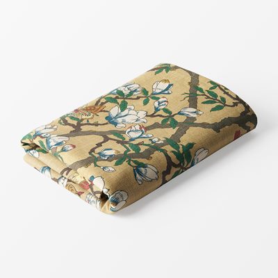 Table Cloth Japanese Magnolia - Svenskt Tenn Online - Length 250 cm Width 128, Linen, Japanese Magnolia, Yellow, GP & J Baker/Svenskt Tenn