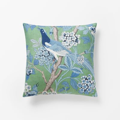 Cushion Hydrangea Bird - Length 50 cm Width 50 cm, Linen, Hydrangea Bird, Blue, GP & J Baker/Svenskt Tenn | Svenskt Tenn
