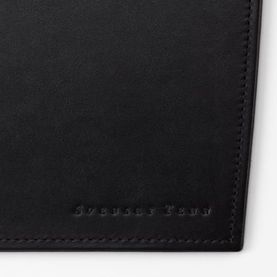 Deskpad Embossed Leather - Black | Svenskt Tenn
