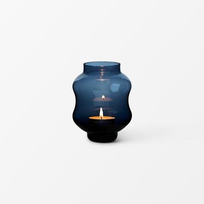 Candle holder/Vase Mareld - Diameter 9 cm, Height 11 cm, Fog blue | Svenskt Tenn